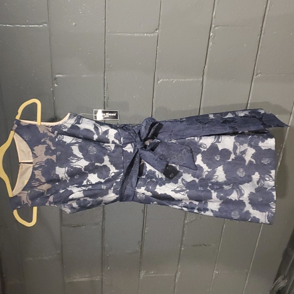 Jessica Howard navy lace overlay cocktail dress. Sleeveless knee length. Size 6P